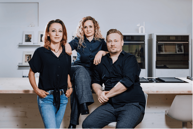Lirjana Marques, Ajten Haefeli und David Haefeli im ASKO Experience Center Balsthal